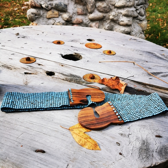 Beaded Turquoise Stretchy Belt with Wooden Hook Clasp Buckle - Picture 5 of 14